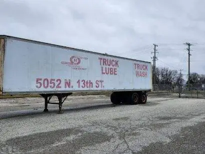 Truck Lube and Truck Wash trailer at 5052 N 13th St, Terre Haute
